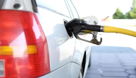 Leia mais sobre o artigo Preço da gasolina já começou a diminuir no Brasil